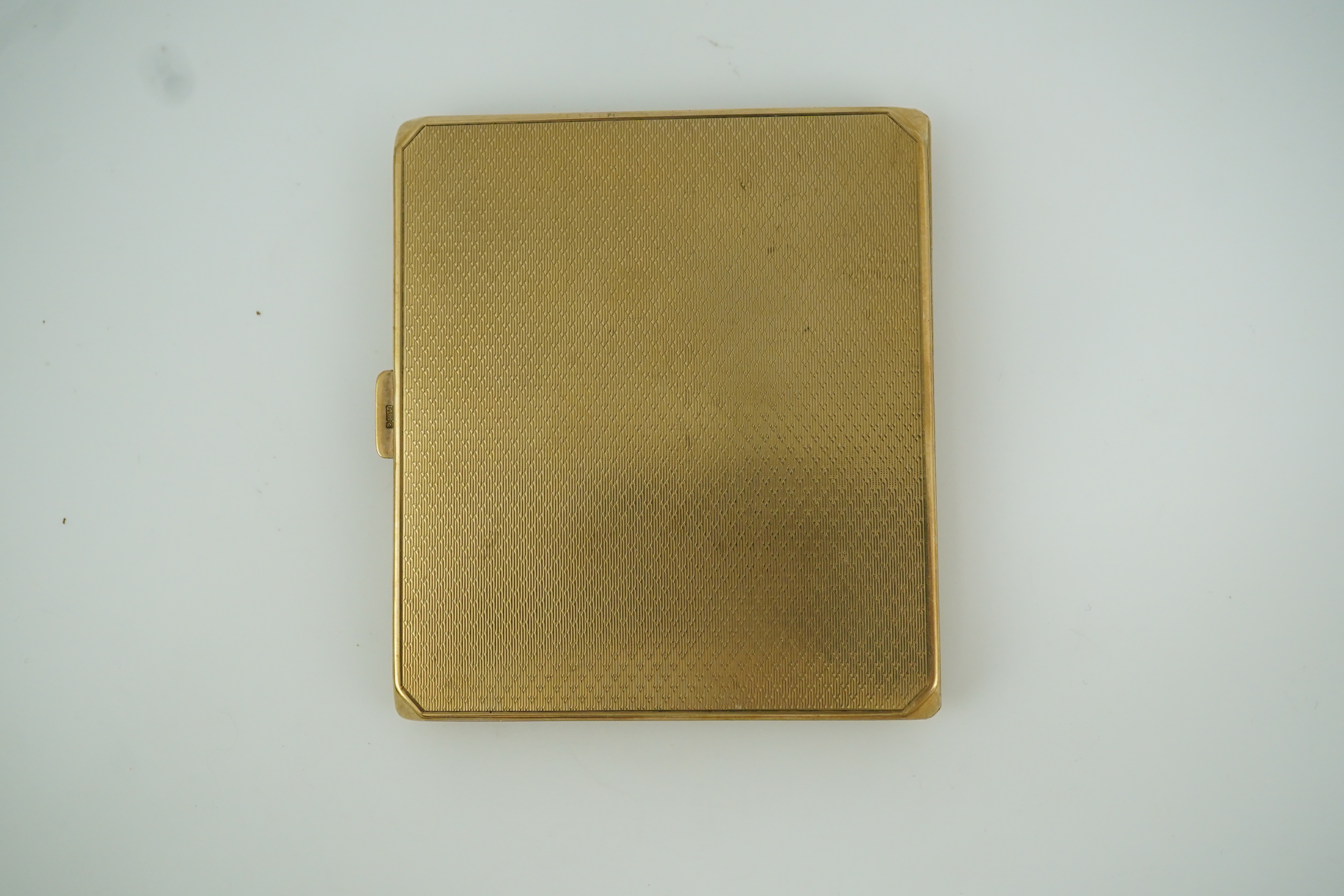 A 9ct gold cigarette case, circa 1930